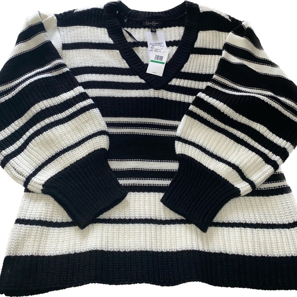 🖤🤍🖤JESSICA SIMPSON (NWT) BLACK/WHITE STRIPE V-NECK SWEATER - SIZE LARGE. - Picture 3 of 9